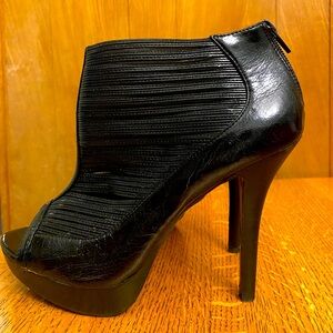 Carlos Santana Heels. Size 8.5 M. Patent Black